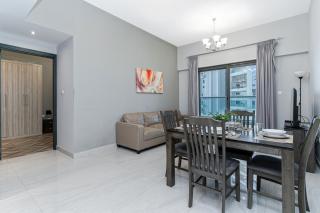 Spacious apt I Terrace balcony I Dubai canal view - Dubai - 9