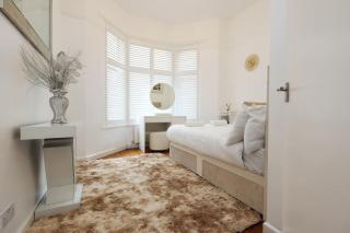 Spacious Pontcanna Apartment, Driveway Parking & 10 min to City Centre - Cardiff - 0