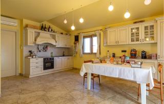 Amazing Home In Morrovalle With Wifi - Morrovalle - 8