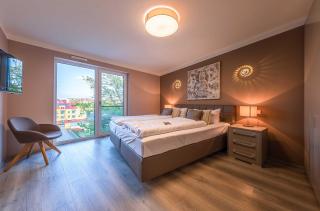 Auszeit, Yoga-Apartment mit Kamin & Balkon in der Hafenresidenz - Waren (Müritz) - 5