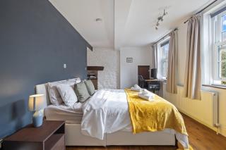 Simple & Comfortable 1BR Flat - Plymouth - 9