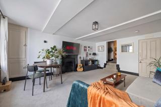 Simple & Comfortable 1BR Flat - Plymouth - 4