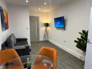 Spacious 2-Bed Flat with Free Parking Near Nottingham! - Long Eaton - 6