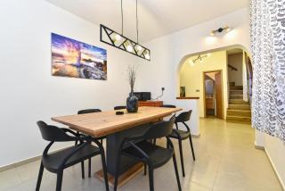 Stylish family retreat with shared pool - Fažana - 0
