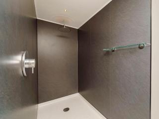 Boutique Spa Lodge 1 - 6