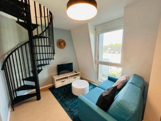 We Live In R - Duplex 502 - Reims - 0