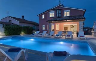 Awesome Home In Stinjan With Wifi - Štinjan - 2