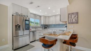 Beautiful Home - Oasis Backyard with Heat Pool - Sarasota - 6