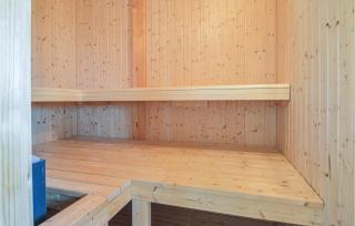 Five-Bedroom Holiday Home In Lokken - 3