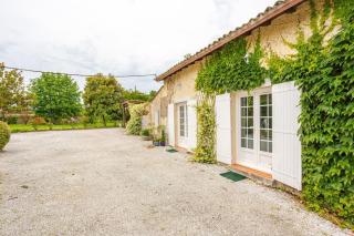 Cottage au calme avec terrasse et jardin - Villegouge - 8