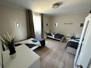 Helfant Luxembourg Deluxe Triple Room 6 - 0