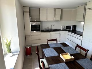 Helfant Luxembourg Deluxe Triple Room 6 - 7