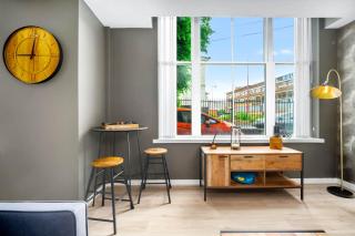Luxe Apartment with Private Parking in Gated Complex - Close to JQ & City Centre - Top Rated - 7SH - Birmingham - 3