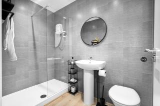 Luxe Apartment with Private Parking in Gated Complex - Close to JQ & City Centre - Top Rated - 7SH - Birmingham - 6