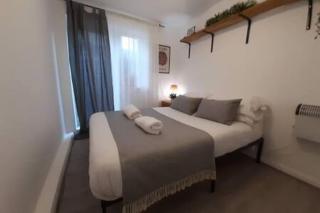 Chic 2Bed Retreat Cosy & Stylish - Cardiff - 1