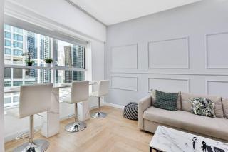 Urban Gem 2BR with Stunning Views - Dubai - 5