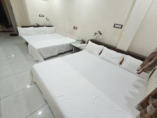 Treebo yatri grah kshipra T hotel - 9