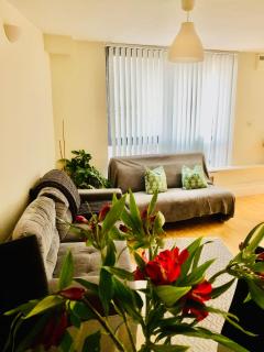 Modern 2 bedroom apartment 1 min from metro - London - 7