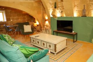 Unique Village Hideaway - San Lawrenz - 9