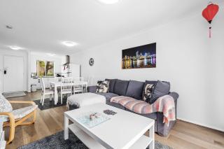 6 Light Bright Home In South Perth - Perth - 0