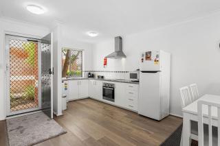 6 Light Bright Home In South Perth - Perth - 8
