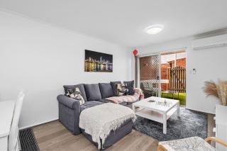 6 Light Bright Home In South Perth - Perth - 1