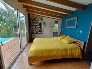 Grande villa dans l'ouest - belle vue mer - piscine - jacuzzi - 4 chambres - jardin - 8