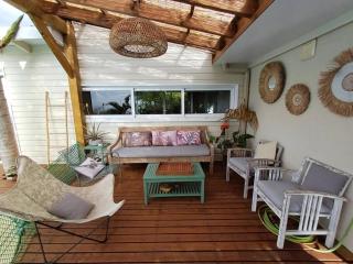 Grande villa dans l'ouest - belle vue mer - piscine - jacuzzi - 4 chambres - jardin - 9