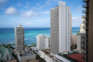 Deluxe Ocean View Condo 2 Queen Beds in Waikiki, FREE Parking & Wi-Fi - Honolulu - 9