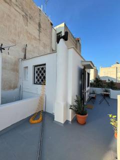 Sunny Rooftop Studio in Center with City Views - Atene - 4