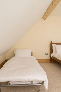 Broadway Farm Holiday Barn with hot tub - Swansea - 9