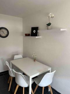 Cozy Apartment with Balcony and Parking in Tüddern - 1