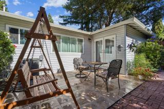 Spacious Mountain View Duplex in Prime Location Duplex - Mountain View - 9