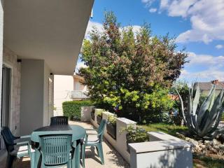Shabby Chic Apartment DiSente nr1 close to Krk centre - Krk - 2