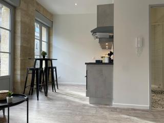 Superb flat with air conditioning and beautiful Bordeaux stone for 2p - Bordéus - 6