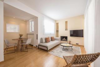 Modern 2BDR Flat w Hot Tub & Big Terrace in Plaka - Athens - 5