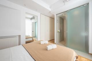 Modern 2BDR Flat w Hot Tub & Big Terrace in Plaka - 1