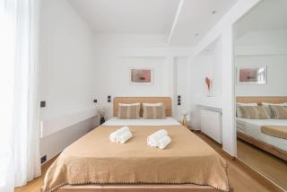 Modern 2BDR Flat w Hot Tub & Big Terrace in Plaka - Athens - 2