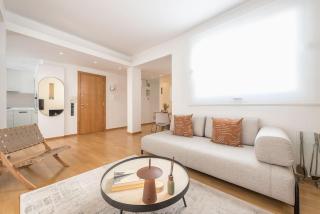 Modern 2BDR Flat w Hot Tub & Big Terrace in Plaka - Athens - 9