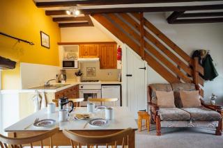 Barn Cottage - Family-Friendly Cottage with Heated Indoor Pool - Haverfordwest - 1