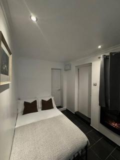 Riverside Stay with Parking in SE Ldn - Thamesmead - 9