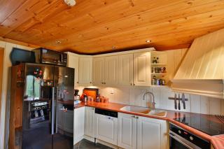 Grand Log Cabin with Fireplace and 12-14 Beds - Beitostøl - 5