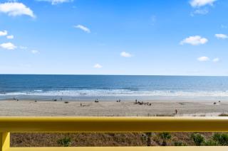 Beautifully Renovated Oceanfront 2 BR Condo with Oversized Balcony! Bay Watch 509 - Myrtle Beach - 3