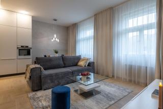Chic & Central New Town Apartment by Subway - Praga - 5