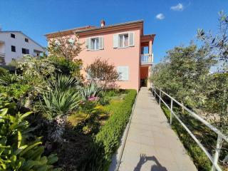 Charming Apartment Tihana with Washing Machine - Krk - 7