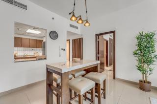 Waves - Comfortable 1BR Getaway in JVC With Park Views - Dubai - 3