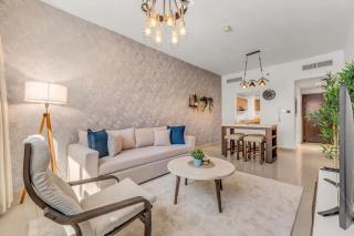 Waves - Comfortable 1BR Getaway in JVC With Park Views - Dubai - 6