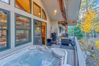 Olympic Valley Getaway with Hot Tub & 2 Wet Bars - Olympic Valley - 6