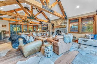 Olympic Valley Getaway with Hot Tub & 2 Wet Bars - 5