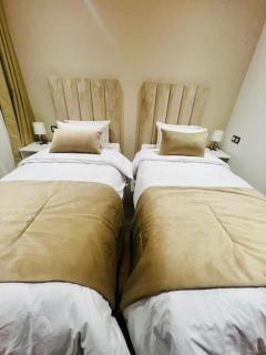 Cozy 3 Bedroom Apartment - 5